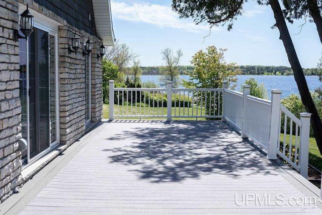 15677 17th Road, Garden, MI 49835