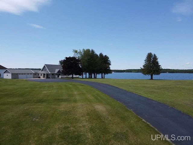 15677 17th Road, Garden, MI 49835