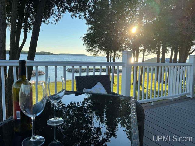 15677 17th Road, Garden, MI 49835