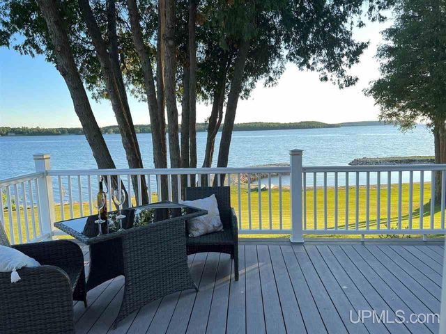 15677 17th Road, Garden, MI 49835