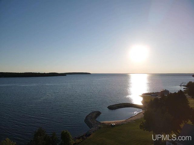 15677 17th Road, Garden, MI 49835