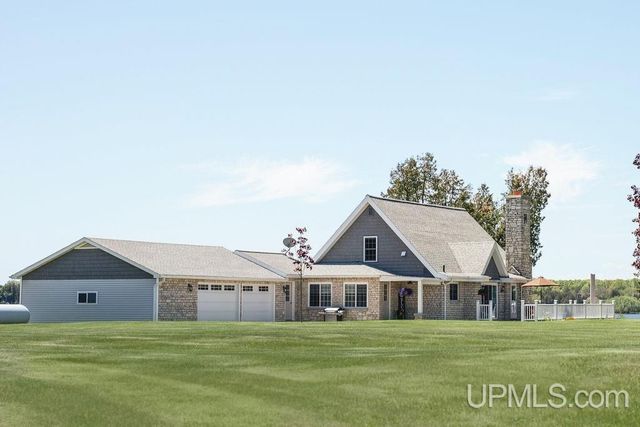 15677 17th Road, Garden, MI 49835