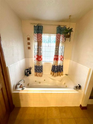 3112 NE Plymouth Rock Ave, Lawton, OK 73507