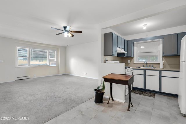 25 Gardenia Way, Toms River, NJ 08755