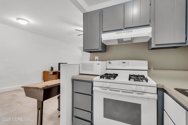 25 Gardenia Way, Toms River, NJ 08755