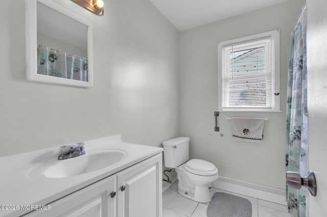 25 Gardenia Way, Toms River, NJ 08755