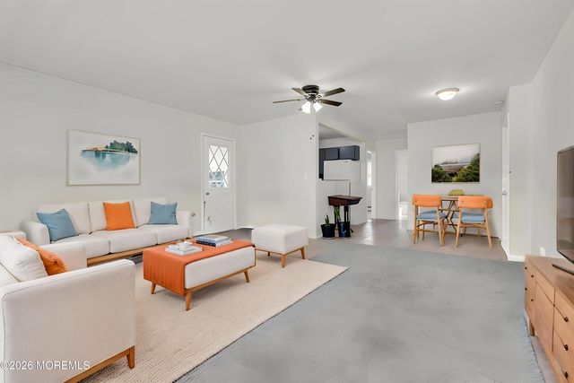 25 Gardenia Way, Toms River, NJ 08755