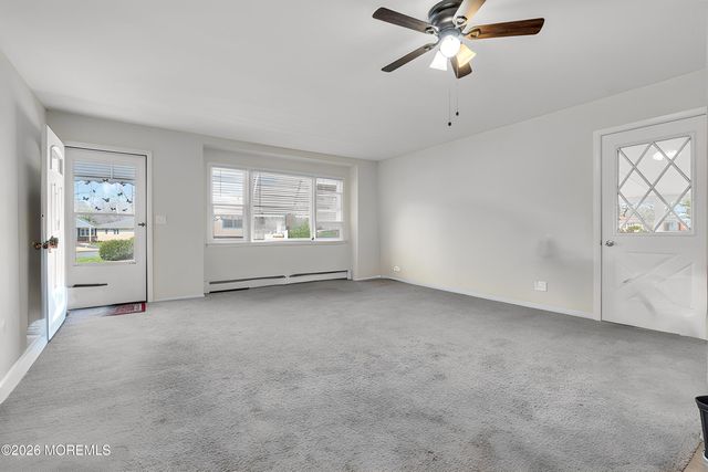 25 Gardenia Way, Toms River, NJ 08755