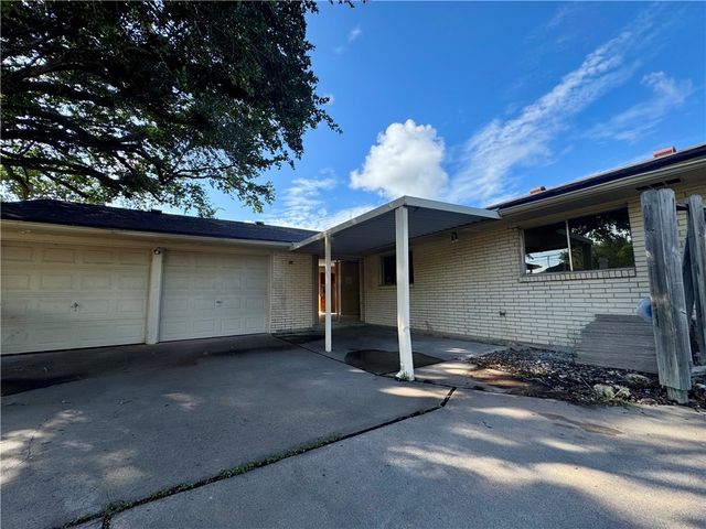 3909 Panama, Corpus Christi, TX 78415