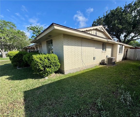 3909 Panama, Corpus Christi, TX 78415
