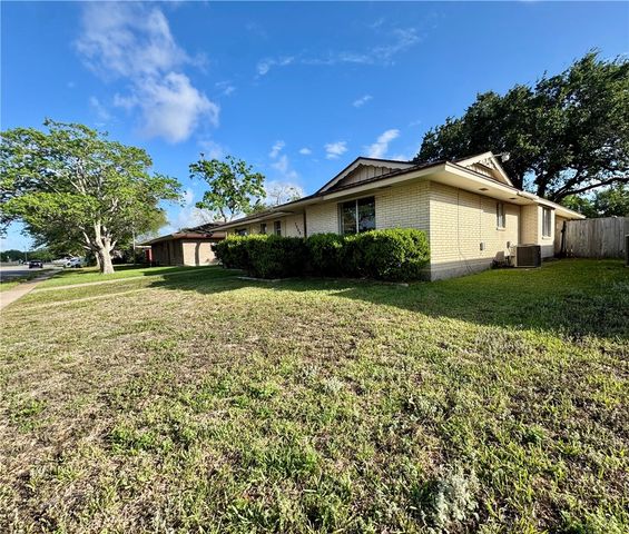 3909 Panama, Corpus Christi, TX 78415