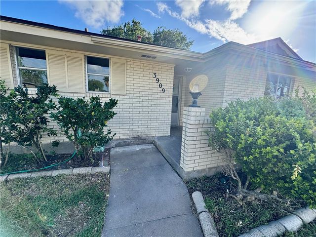 3909 Panama, Corpus Christi, TX 78415