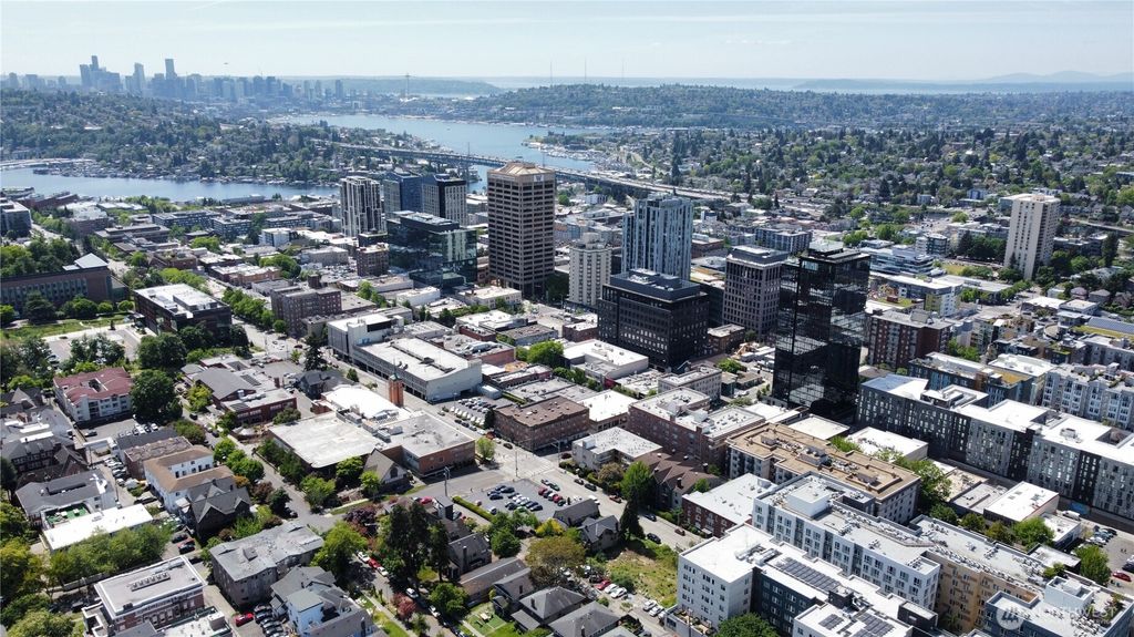 4722 - 4730 15th Avenue NE, Seattle, WA 98105