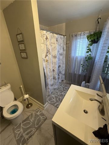 27 Lombardy Street, Lancaster, NY 14086