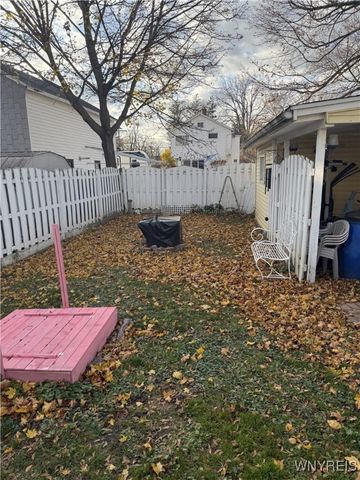 27 Lombardy Street, Lancaster, NY 14086