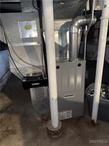 27 Lombardy Street, Lancaster, NY 14086