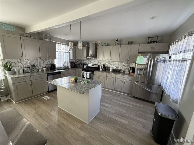 27 Lombardy Street, Lancaster, NY 14086