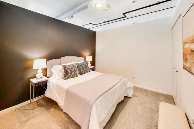 1907 N MILWAUKEE Avenue 306, Chicago, IL 60647