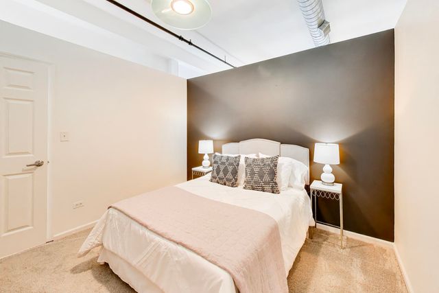 1907 N MILWAUKEE Avenue 306, Chicago, IL 60647