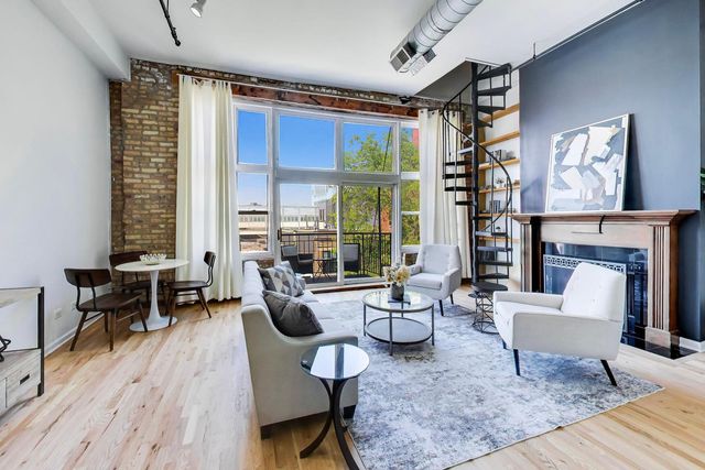 1907 N MILWAUKEE Avenue 306, Chicago, IL 60647