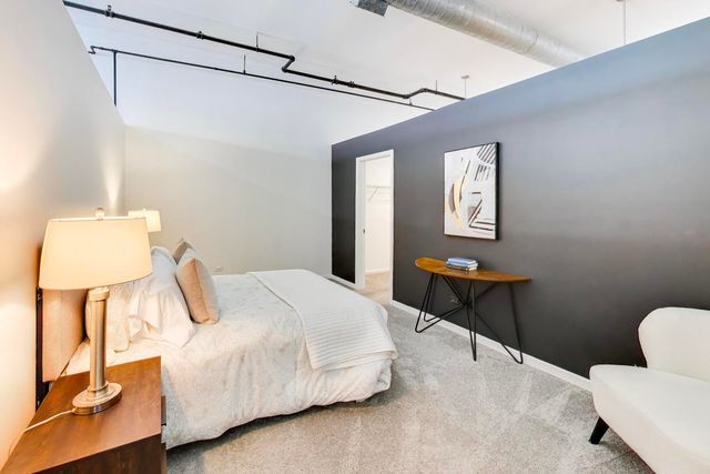 1907 N MILWAUKEE Avenue 306, Chicago, IL 60647