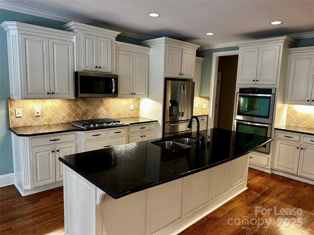4642 Gold Finch Drive, Denver, NC 28037