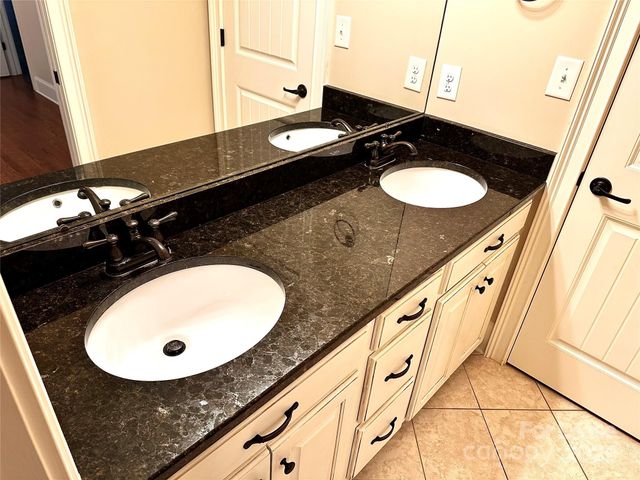 4642 Gold Finch Drive, Denver, NC 28037