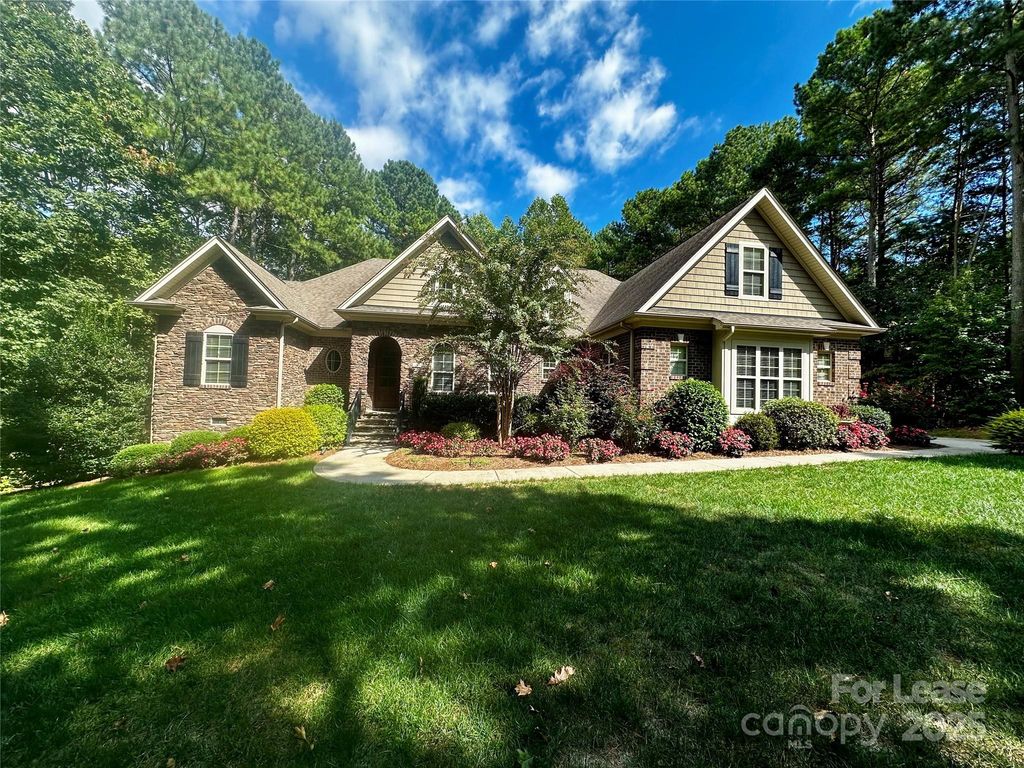 4642 Gold Finch Drive, Denver, NC 28037