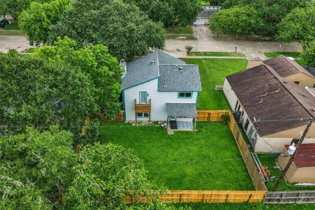 4514 Albatross Drive, Seabrook, TX 77586