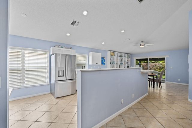 864 NW Waterlily Place, Jensen Beach, FL 34957