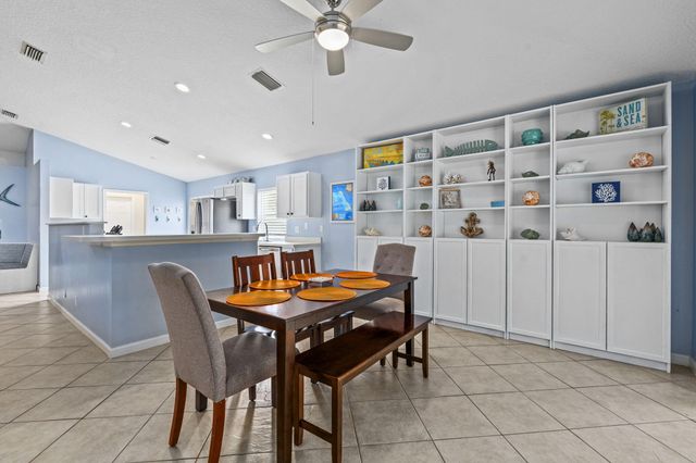 864 NW Waterlily Place, Jensen Beach, FL 34957