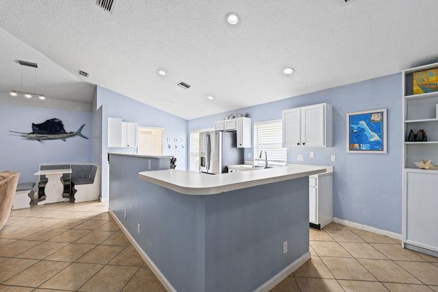 864 NW Waterlily Place, Jensen Beach, FL 34957