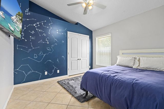 864 NW Waterlily Place, Jensen Beach, FL 34957