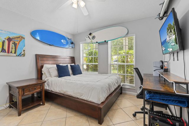 864 NW Waterlily Place, Jensen Beach, FL 34957