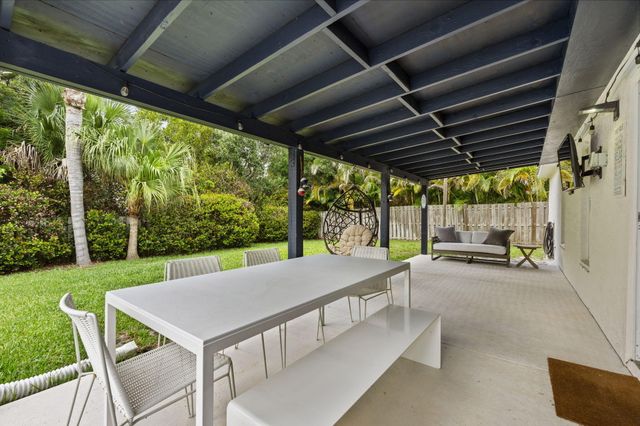 864 NW Waterlily Place, Jensen Beach, FL 34957