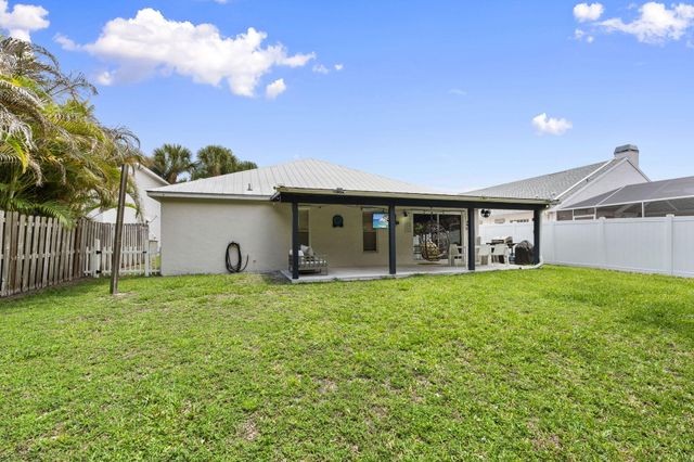 864 NW Waterlily Place, Jensen Beach, FL 34957