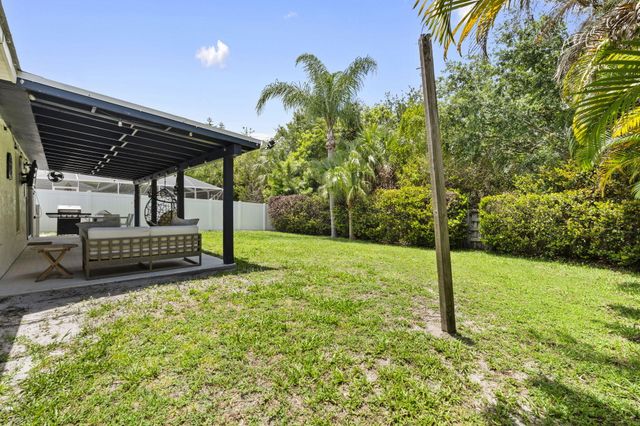 864 NW Waterlily Place, Jensen Beach, FL 34957