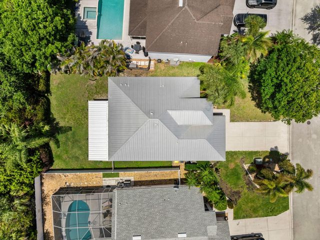 864 NW Waterlily Place, Jensen Beach, FL 34957