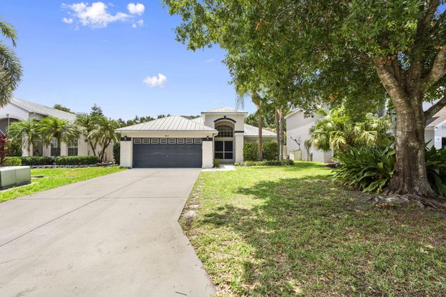 864 NW Waterlily Place, Jensen Beach, FL 34957