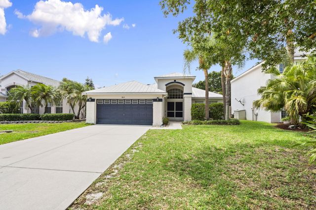 864 NW Waterlily Place, Jensen Beach, FL 34957