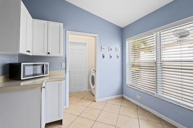 864 NW Waterlily Place, Jensen Beach, FL 34957