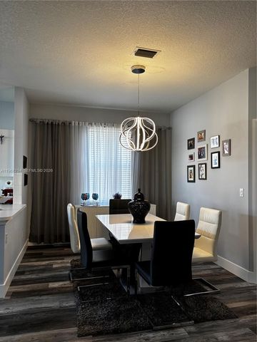 822 NW Sorrento Ln, Saint Lucie West, FL 34986