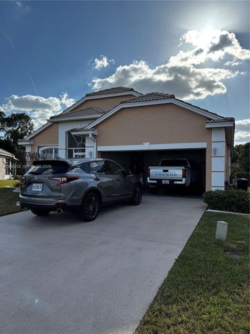 822 NW Sorrento Ln, Saint Lucie West, FL 34986