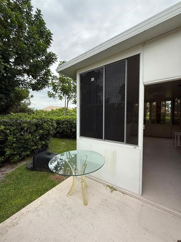 822 NW Sorrento Ln, Saint Lucie West, FL 34986