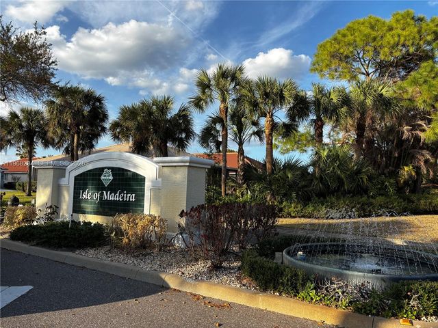 822 NW Sorrento Ln, Saint Lucie West, FL 34986