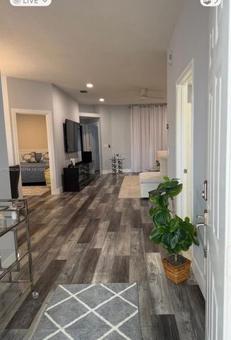 822 NW Sorrento Ln, Saint Lucie West, FL 34986