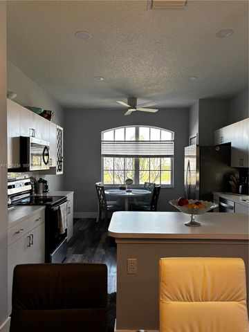 822 NW Sorrento Ln, Saint Lucie West, FL 34986