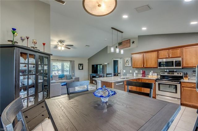 1906 NE 18th AVE, Cape Coral, FL 33909