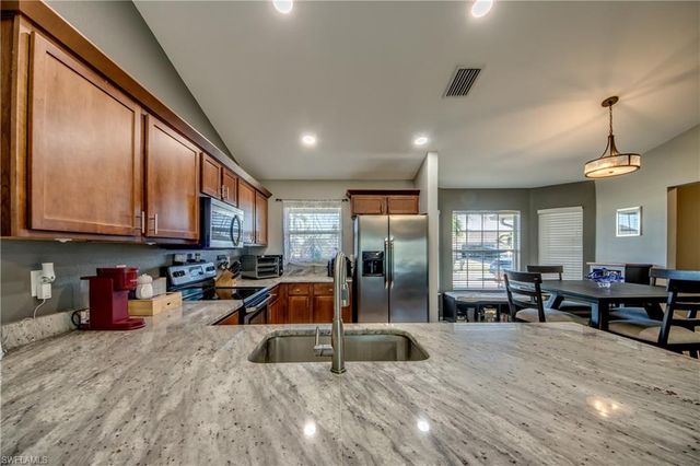 1906 NE 18th AVE, Cape Coral, FL 33909