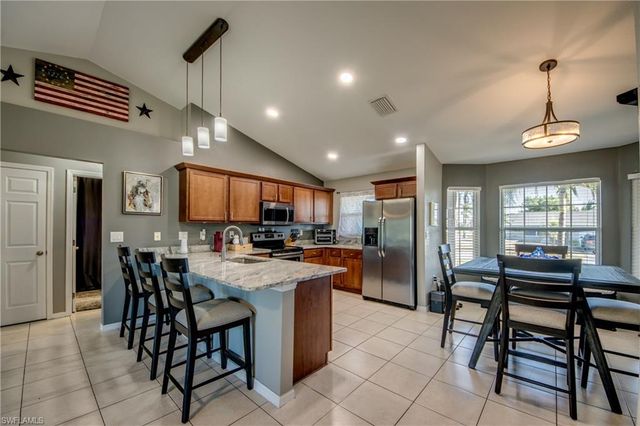 1906 NE 18th AVE, Cape Coral, FL 33909